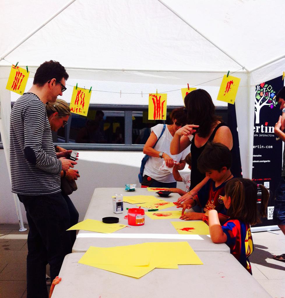 Qpertin's tweet photo. Moments #espaidigital @firadelconte #medinyà @GuaitaKinaTrib http://t.co/Wo7eErSFLw