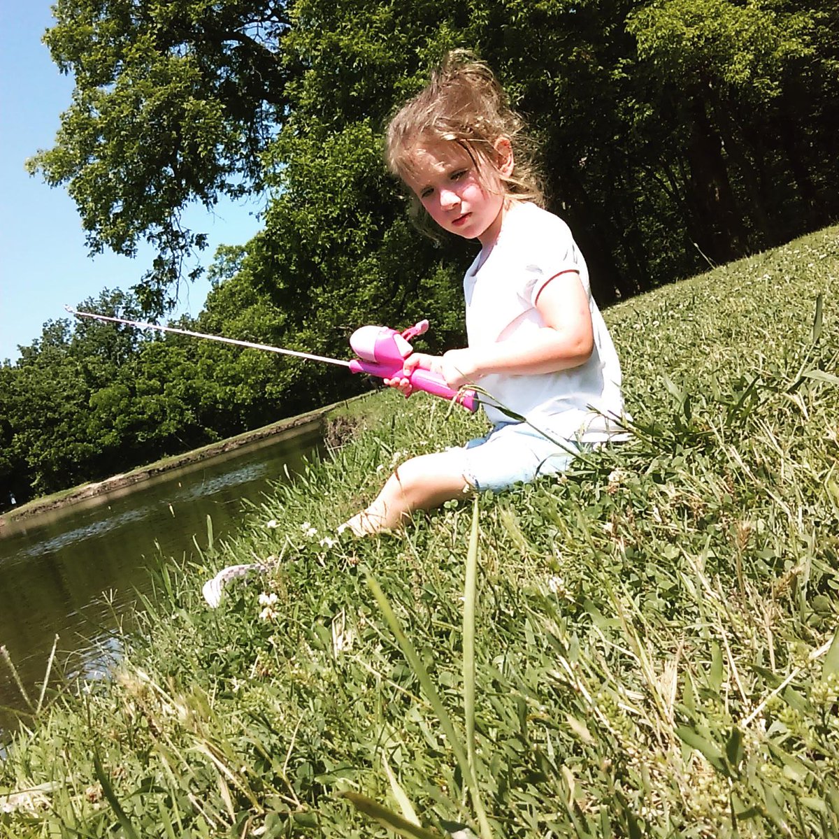 obcadventures's tweet photo. Raise 'em right! #getoutdoors #fishing #hunting http://t.co/VbWL6RLKIN