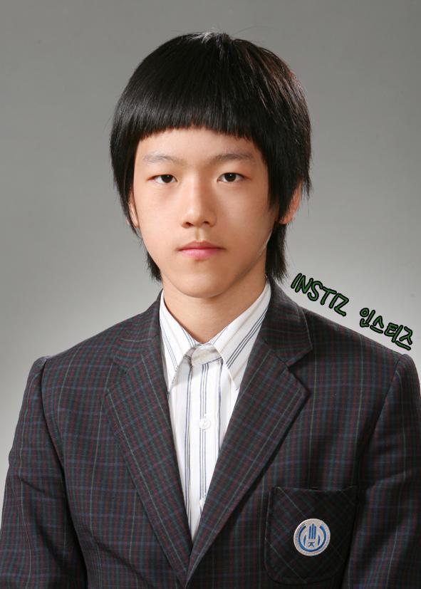 KYUNGBAESOO's tweet photo. laughing http://t.co/6Sq9Bkka5F