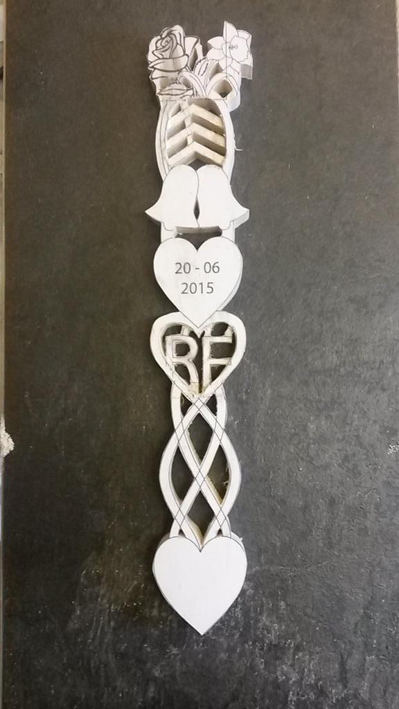 Torri allan. Cutting out #customlovespoon #Cymru #lovespoon