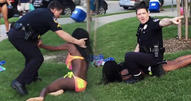Bidebunuizle's tweet image. Teksas polisinden sert müdahale bidebunuizle.com/teksas-polisin… #TexasPoolParty
