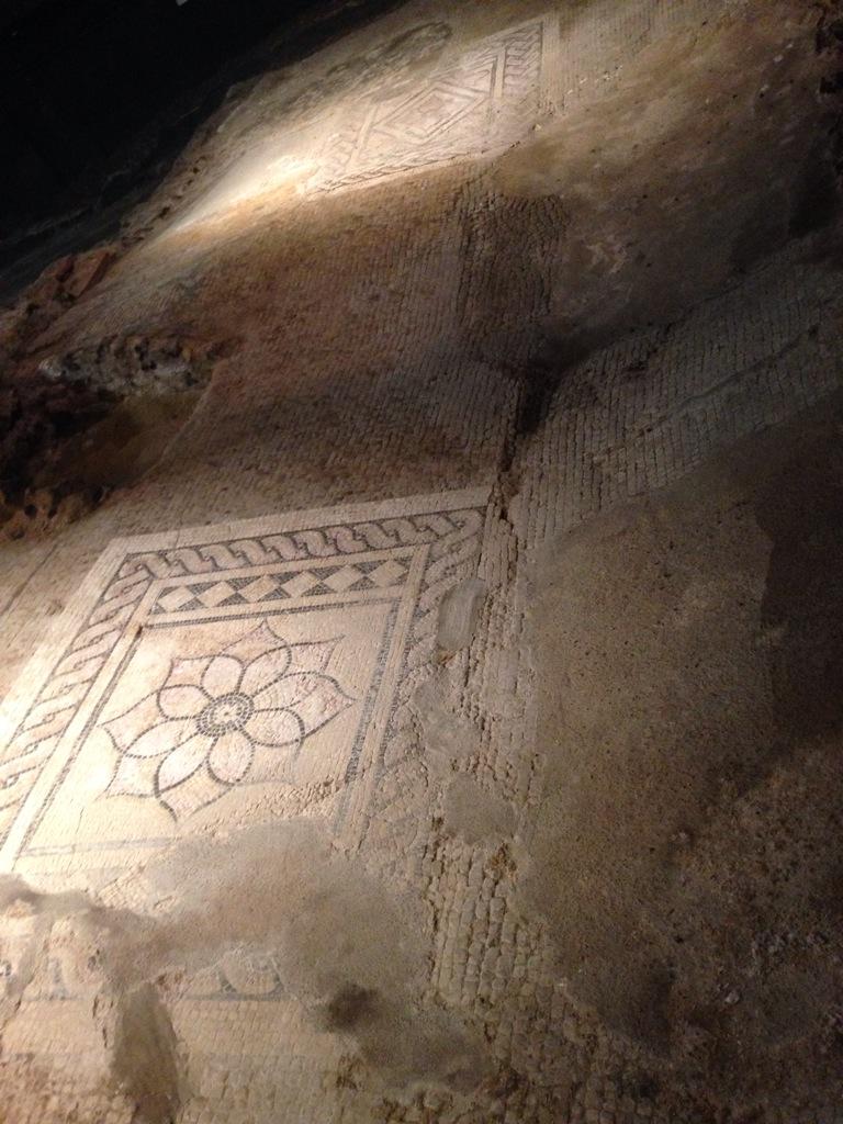 CMuseums's tweet photo. Going #behindthescenes at @CRomanMuseum... #roman #mosaic #townhouse http://t.co/KzhUuJmJsy