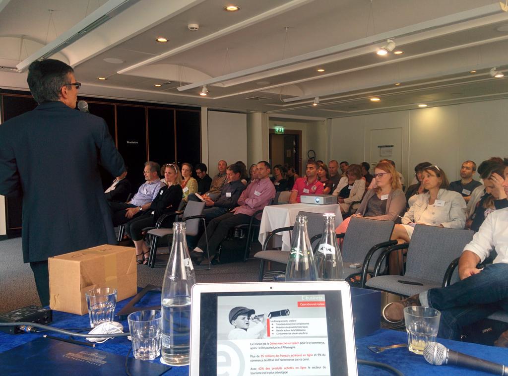 alexisfaure's tweet photo. Et maintenant le e-commerce et le ski par #eliberty http://t.co/h0Z20NYFHc