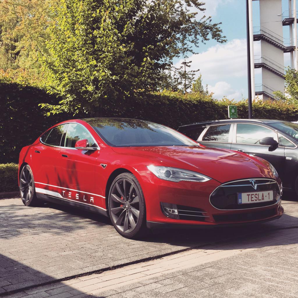 HerrFrederik's tweet image. Working with @TeslaMotors and @CanonBelgium on a very cool project cc @TeslaClubBE #p85+
