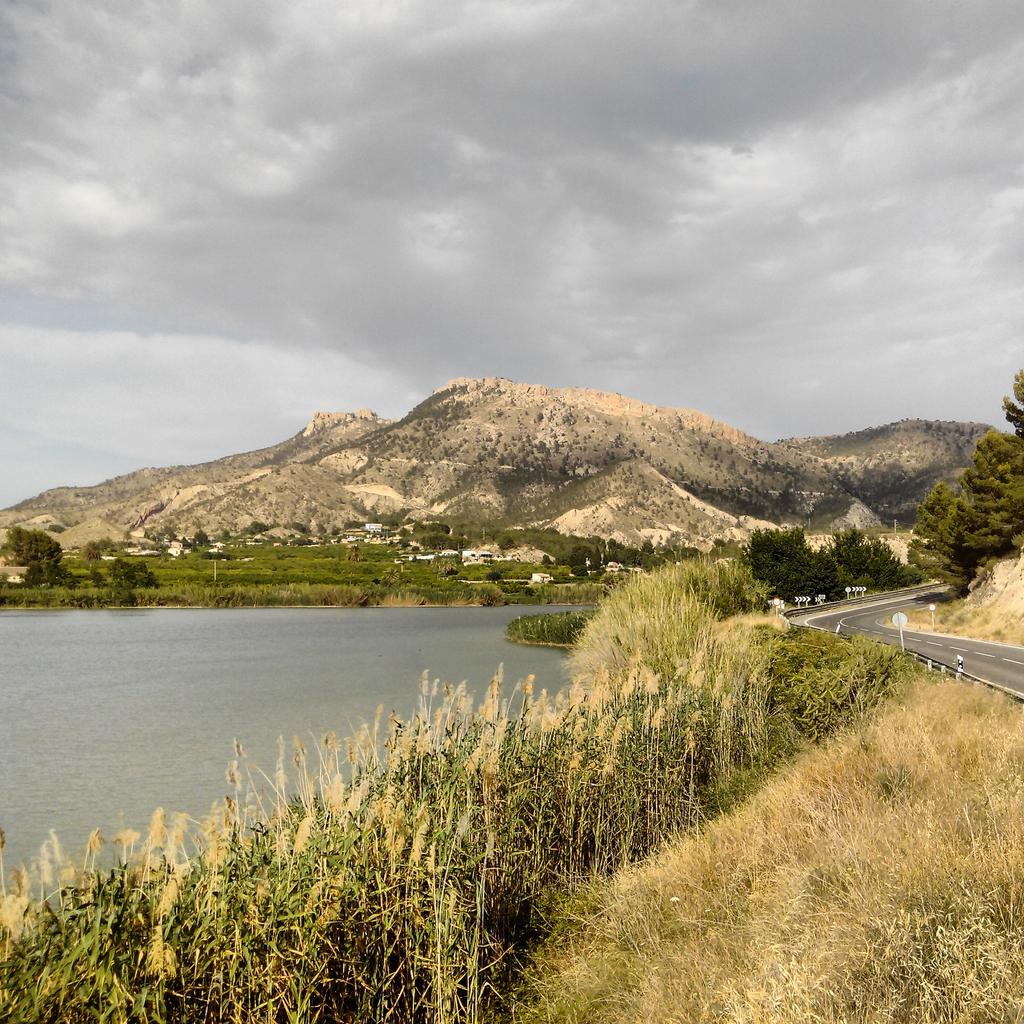 Xplorandomundo's tweet photo. Tarde de paseo por el #ValledeRicote #Murcia #travel #turismo #viajar #naturaleza #paisaje  #DiaDeLaRegionDeMurcia http://t.co/1p6tDyeGIm