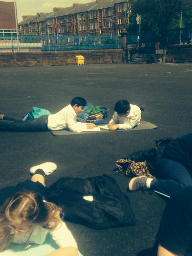 P5Ibrox's tweet photo. P5's had to listen for 1 minute and draw what they could hear! #improvinglisteningskills #learningoutdoors http://t.co/jK1bgQ4I1w