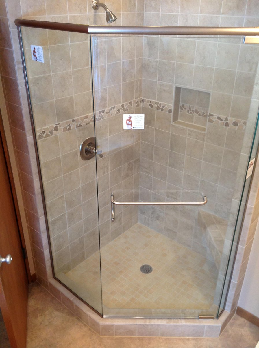 MeridianComp's tweet photo. Photo Feature: Corner shower featuring custom glass enclosure from our Friends and Mid-Michigan Glassworks! http://t.co/lLwfYfSnjI