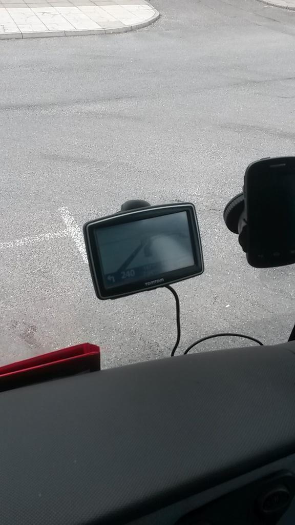 PaulFlanagan3's tweet photo. Left alone, shame we still have no idea where we are going.. All we can see is left turn-240m.. #SpotifySecretSocial http://t.co/v6mO2sroKd