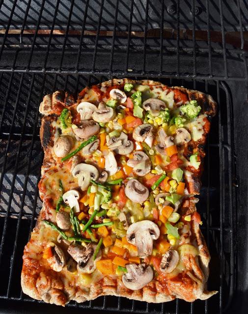 MInutritionist's tweet photo. Grilled Vegetable Pizza- yummm!! #GetSaucy #Ad w/ @FrancescoSauce pasta sauce! http://t.co/gFmRi7OLBb http://t.co/4AI3M8rzcI