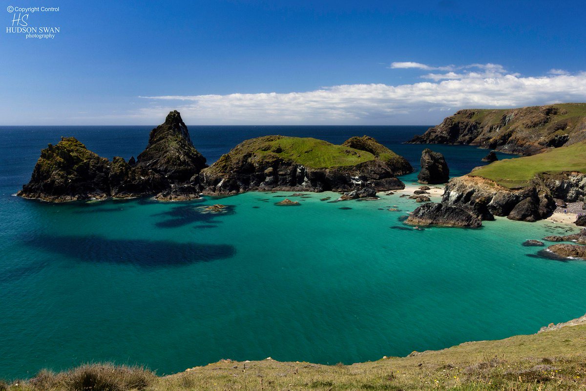 dreams_cornwall's tweet photo. #KynanceCove on #Cornwall's Lizard Peninsula,looking stunning today!Photo~Hudson Swan #lovecornwall #beach #uk http://t.co/0NMAvvSrdc