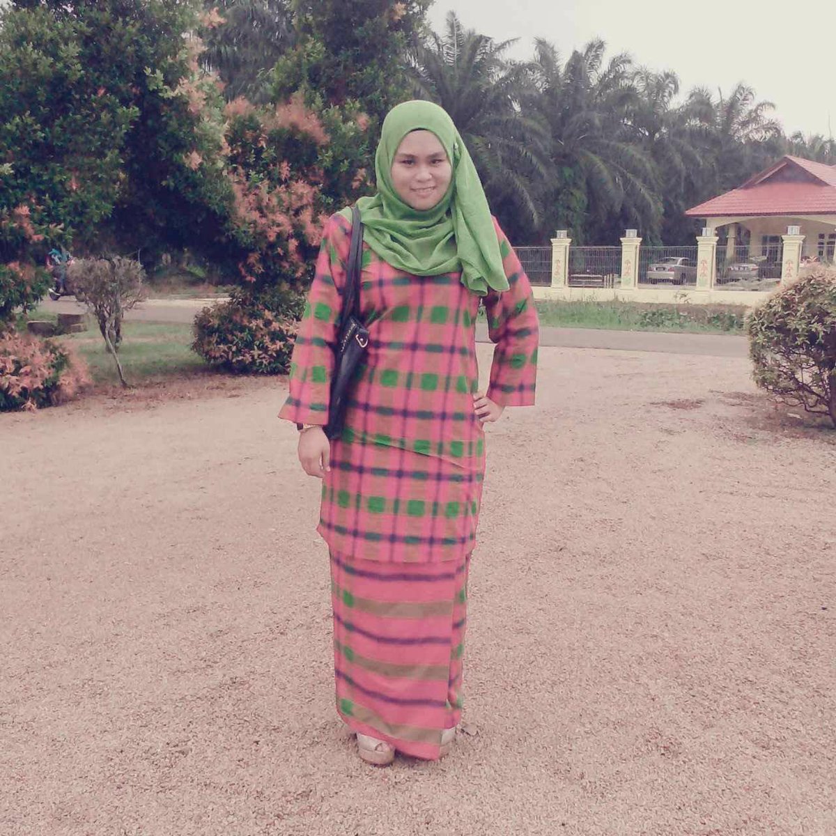 fathiahsahar's tweet photo. Asselamat malem #TwitterMemories http://t.co/lhJnUURiGy