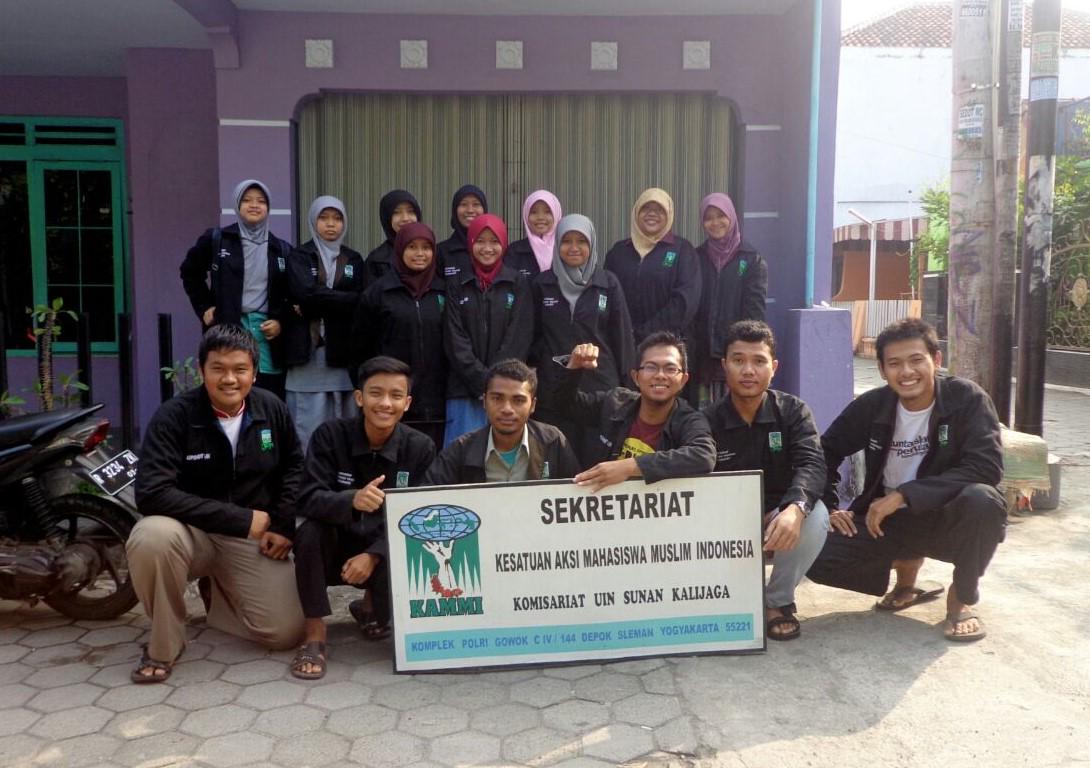 Bank_Riza's tweet photo. ini bru lngkap smw. Photo terakhir Pejuang Harian KAMMI Komisariat UIN Sunan Kalijaga Periode 2014-2015, Alhmdulillah http://t.co/qqOEbkgb9I