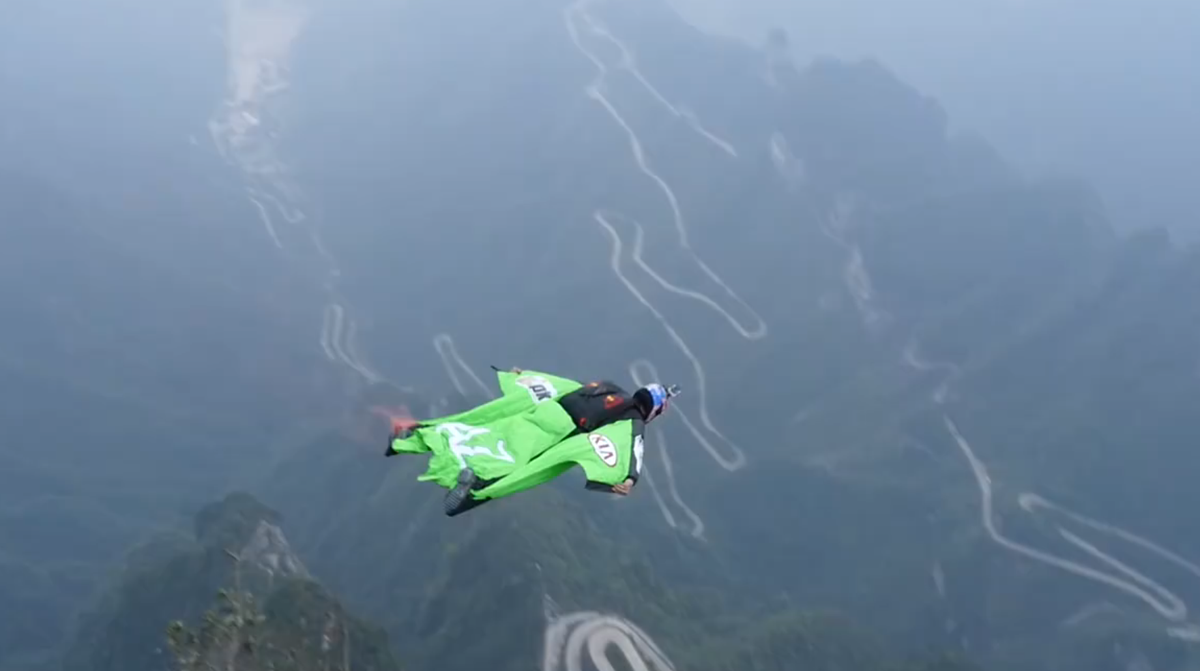 outside_watch's tweet photo. Is it time to legalize it? http://t.co/TcMzwrDy5V #Basejumping #DeanPotter #GrahamHunt @FlorezAir http://t.co/RG31Ca3DWV