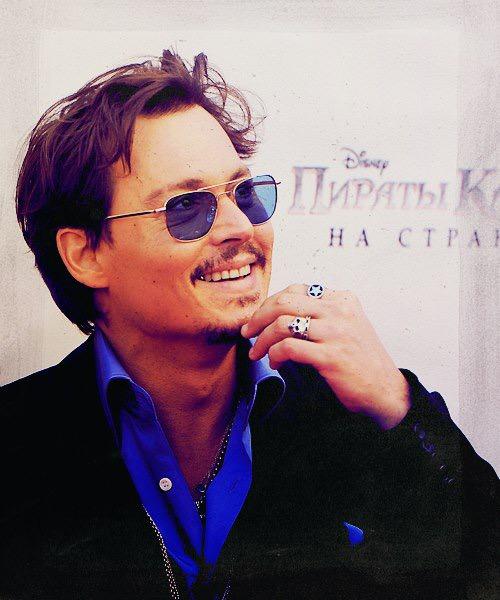 Happy birthday to one of my all time role models and idols Johnny Depp. I\m so grateful to have meet him twice   