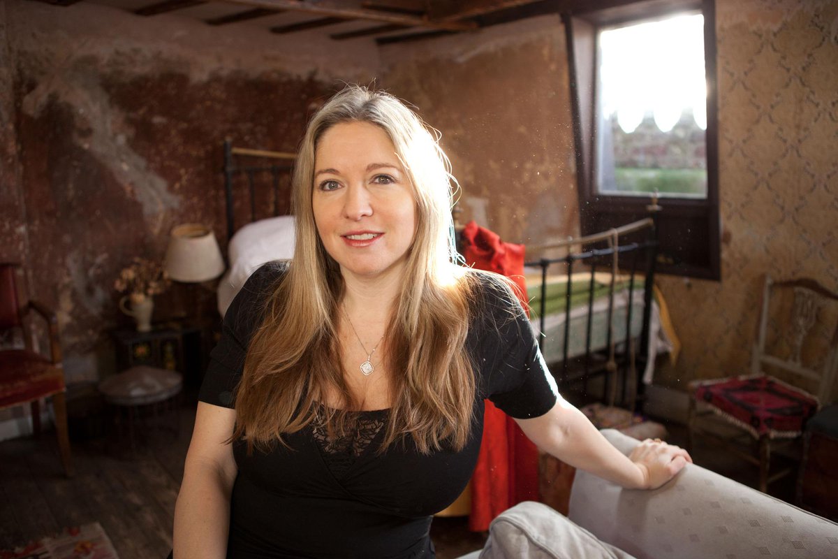 Victoria Coren Mitchell finds out How to be Bohemian | BBC Arts | Scoopnest