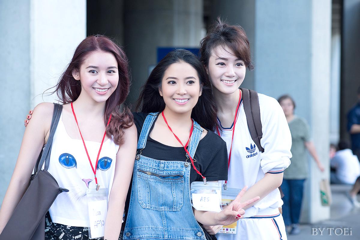 Toei0322's tweet photo. วันโน้น ไม่ได้มองกล้องเดียวกันซักคน 555 @NanJiraAF10 @nanjiraaf10_fc @hongyokgun @HongyokAF10_FC @BeauAF5 http://t.co/lkRFPeBjoV