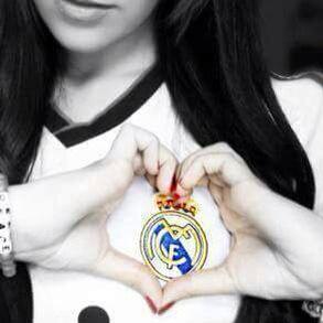RealMdridista9's tweet photo. #best #team @realmadrid #HalaMadridYNadaMas #teamo #RealMadrid #CR7 #jersey #HalaMadrid http://t.co/fUfnjfpybW
