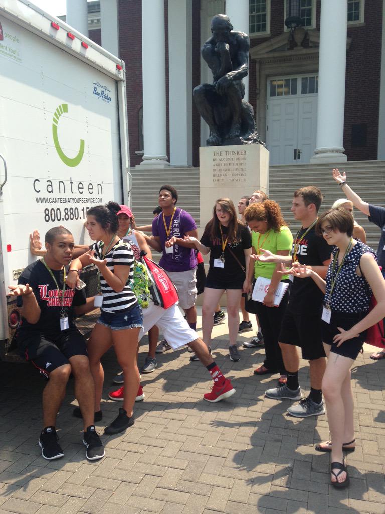 L1CSchmidt's tweet photo. When the truck gets in the way of your swag #cardinalchallenge http://t.co/nomAA7HgMs