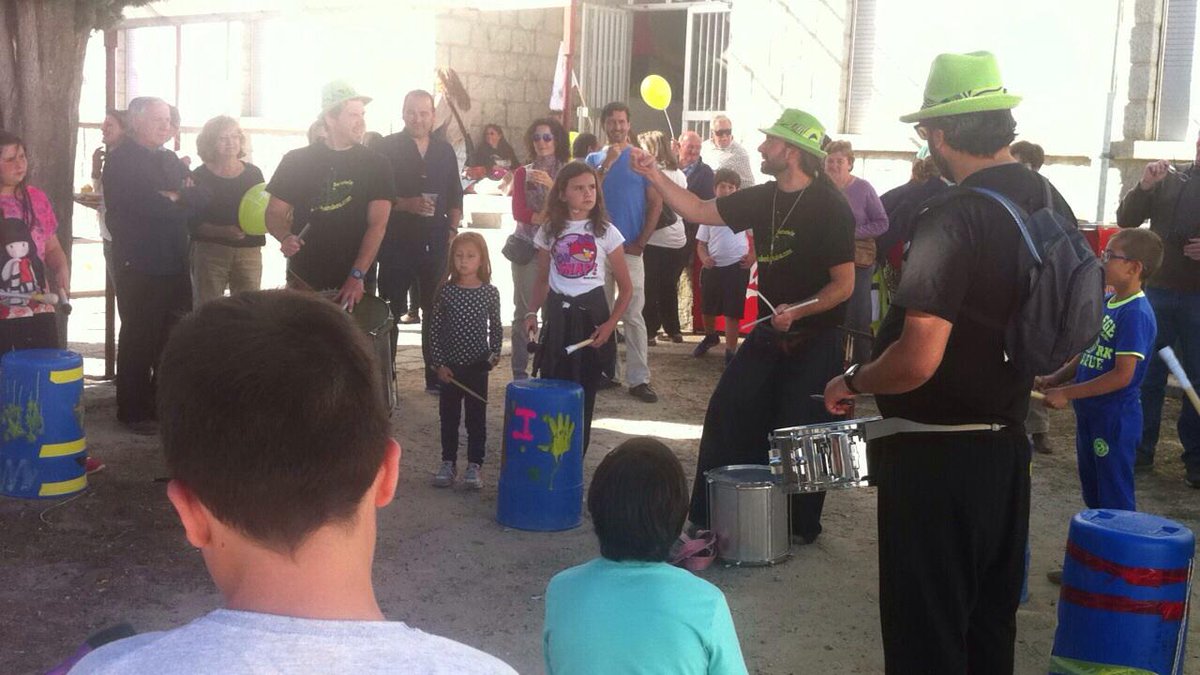 Tukebatukes's tweet photo. #Taller de #percusión para #niños http://t.co/2TNuE96nkt