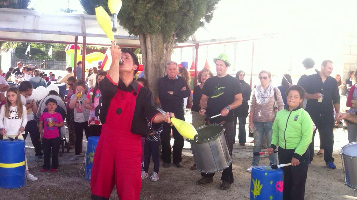 Tukebatukes's tweet photo. #Taller de #percusión para #niños http://t.co/2TNuE96nkt
