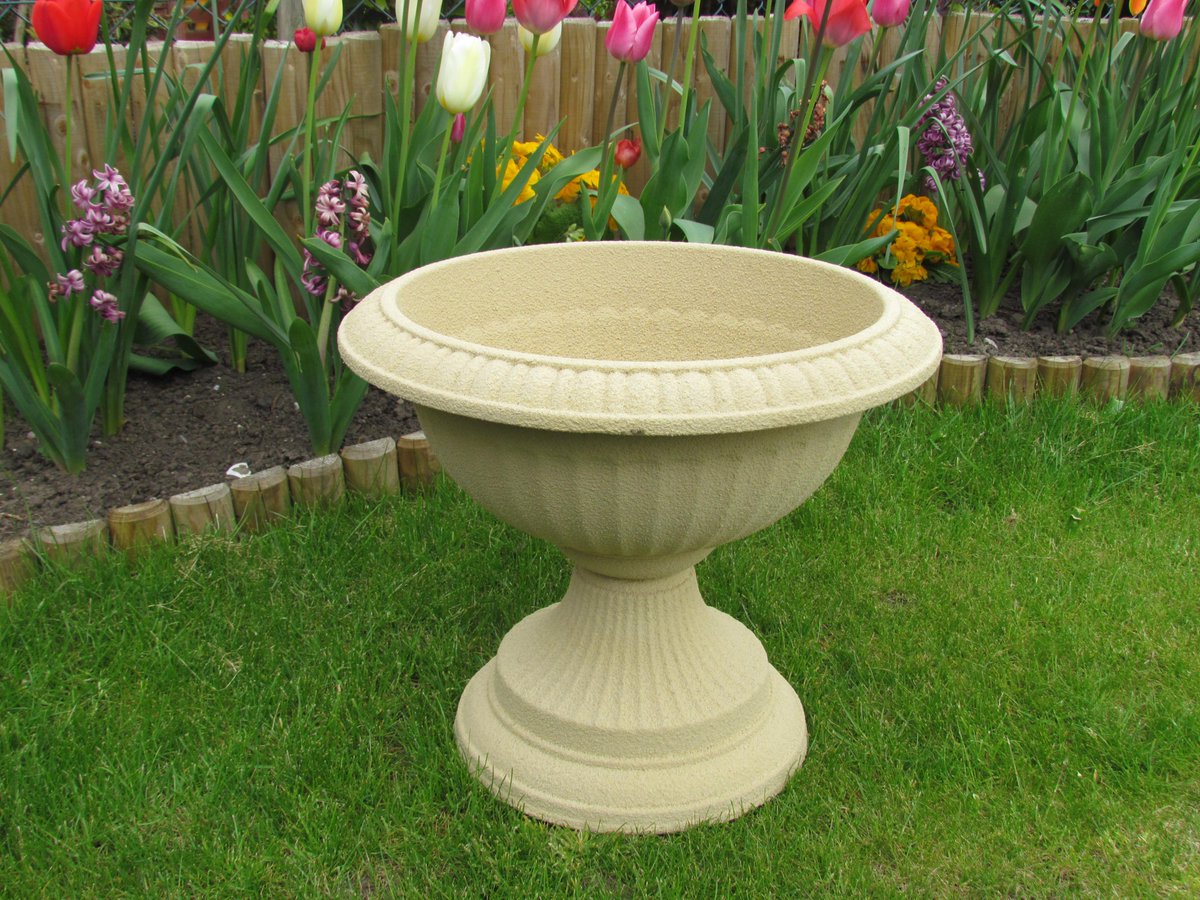 CDMstone's tweet image. Stunning lightweight stone planters, yours from only £19.99! 

#Gardening #Planters 

cdmstone.co.uk