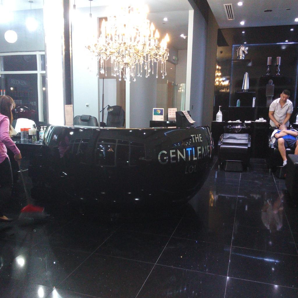 tgljlt's tweet photo. THE GENTLEMEN'S LOUNGE JLT http://t.co/jzfDr0hyZ0