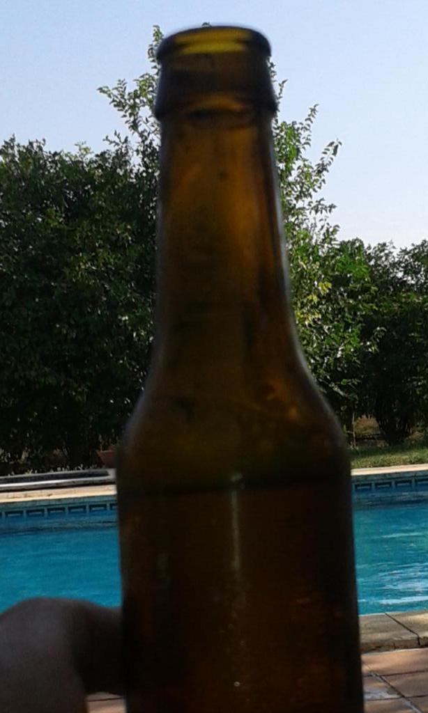 maxi_moma's tweet photo. Lo mismo es tu cintura que la de la una mahou #peropoco http://t.co/PTJzCjI2Vt