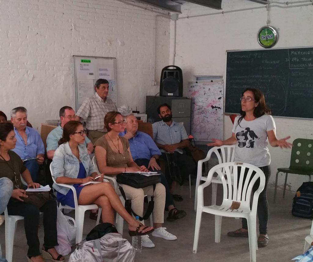 PAH_BCN's tweet photo. Celebrem segones oportunitats de veritat! Sandra ja té contracte de lloguer, @abora3006 , Michelle i Aurora #dacio http://t.co/y8tX51Qkui