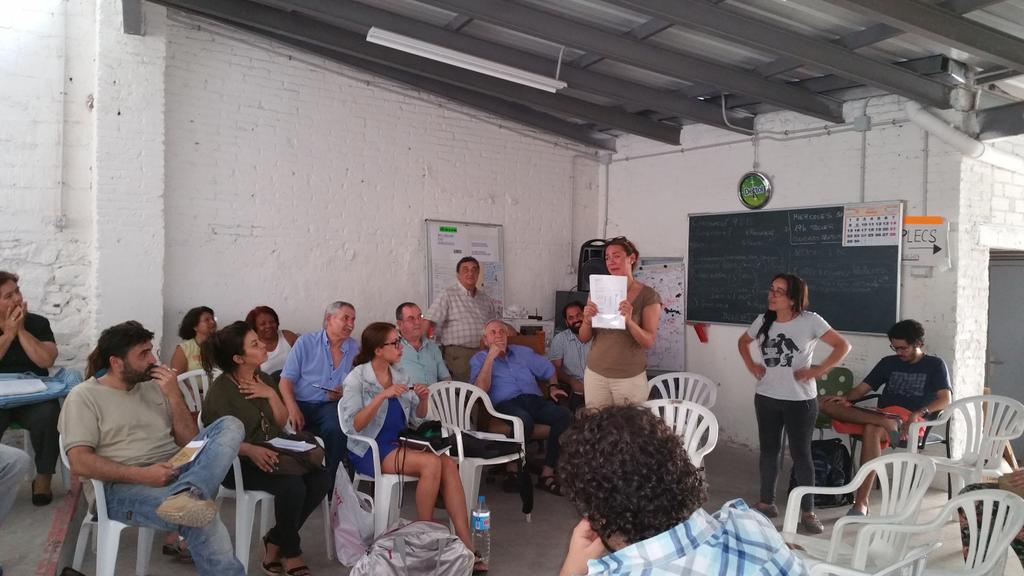 PAH_BCN's tweet photo. Celebrem segones oportunitats de veritat! Sandra ja té contracte de lloguer, @abora3006 , Michelle i Aurora #dacio http://t.co/y8tX51Qkui