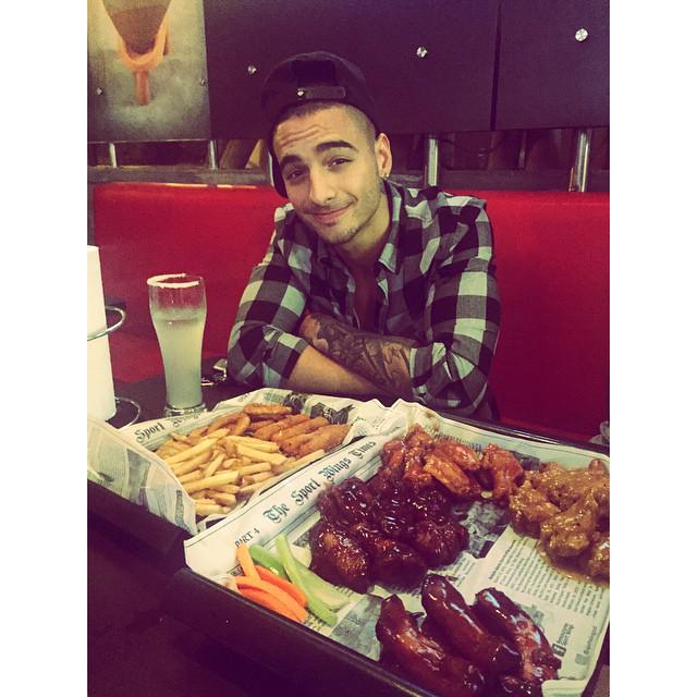 MALUMAFCWORLD's tweet photo. "Quien quiera dirigir una orquesta debe darle la espalda a la mulitud" #Maluma #PBDB2015 #ElTiki http://t.co/mPGw6nnxBM