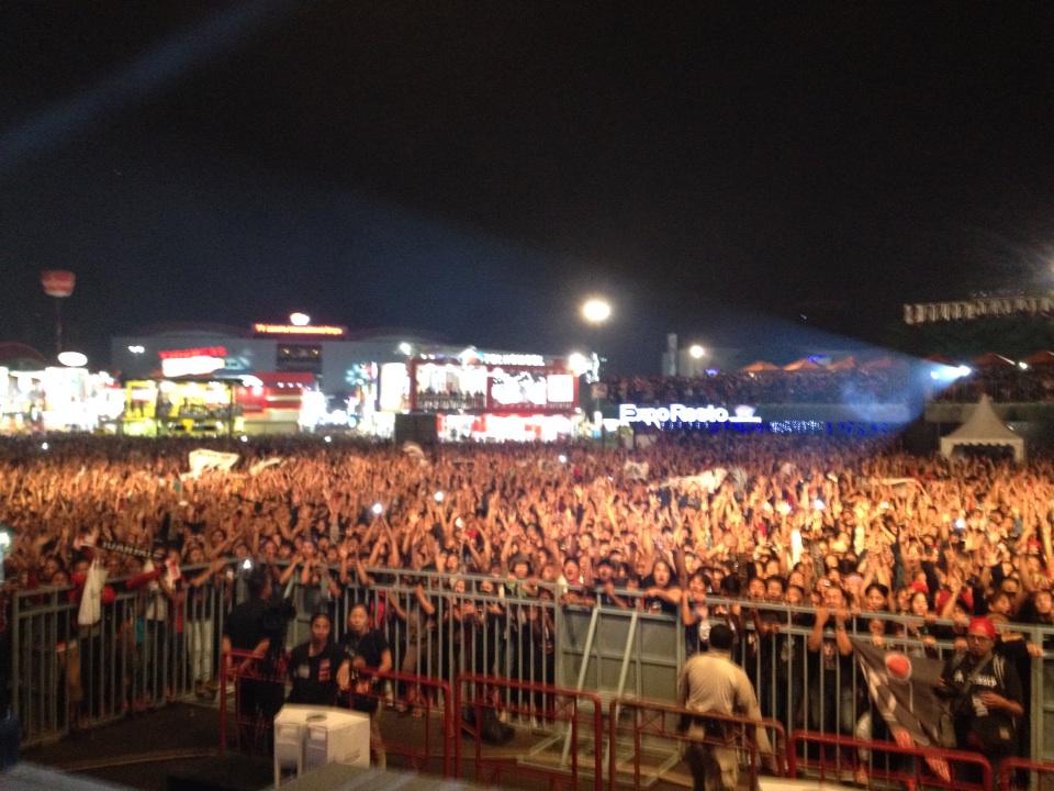 iwanfals's tweet photo. Ini foto tadi, luar biasa energinya. http://t.co/1Wbbva3fPo