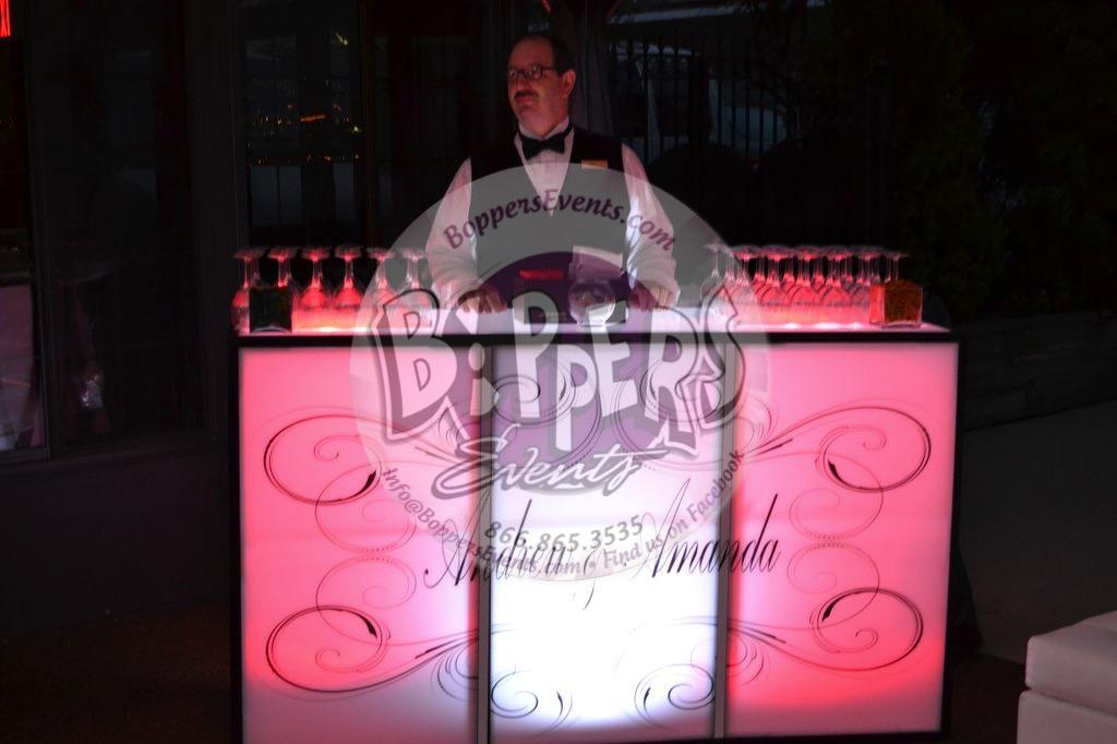 BoppersEvents's tweet photo. Make #OpenBar #Epic at your #Wedding. #drinks #shots #bridalparty http://t.co/LzYKHoyTh8