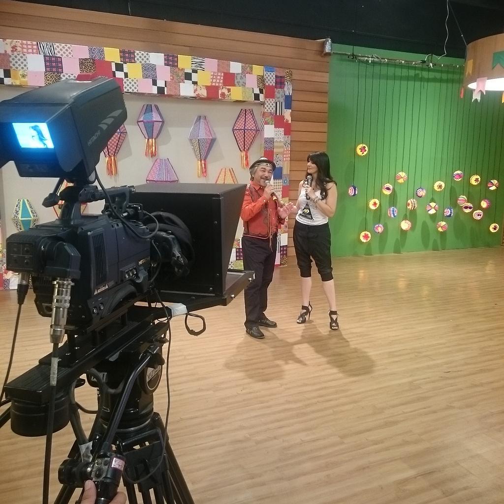 Interativo1's tweet photo. Hoje tem Santanna, o cantador no #interativo gente!!!  Corre q nossa farra só tá começando! http://t.co/doteGAgmRy