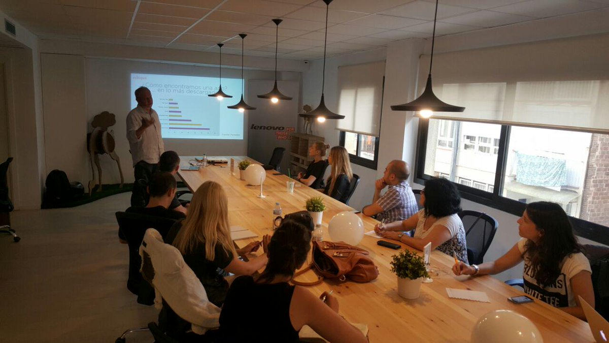 Smash_Tech's tweet image. Jordi Serra de @ubiquamobile ya está con nosotros hablándonos sobre el desarrollo de Apps!