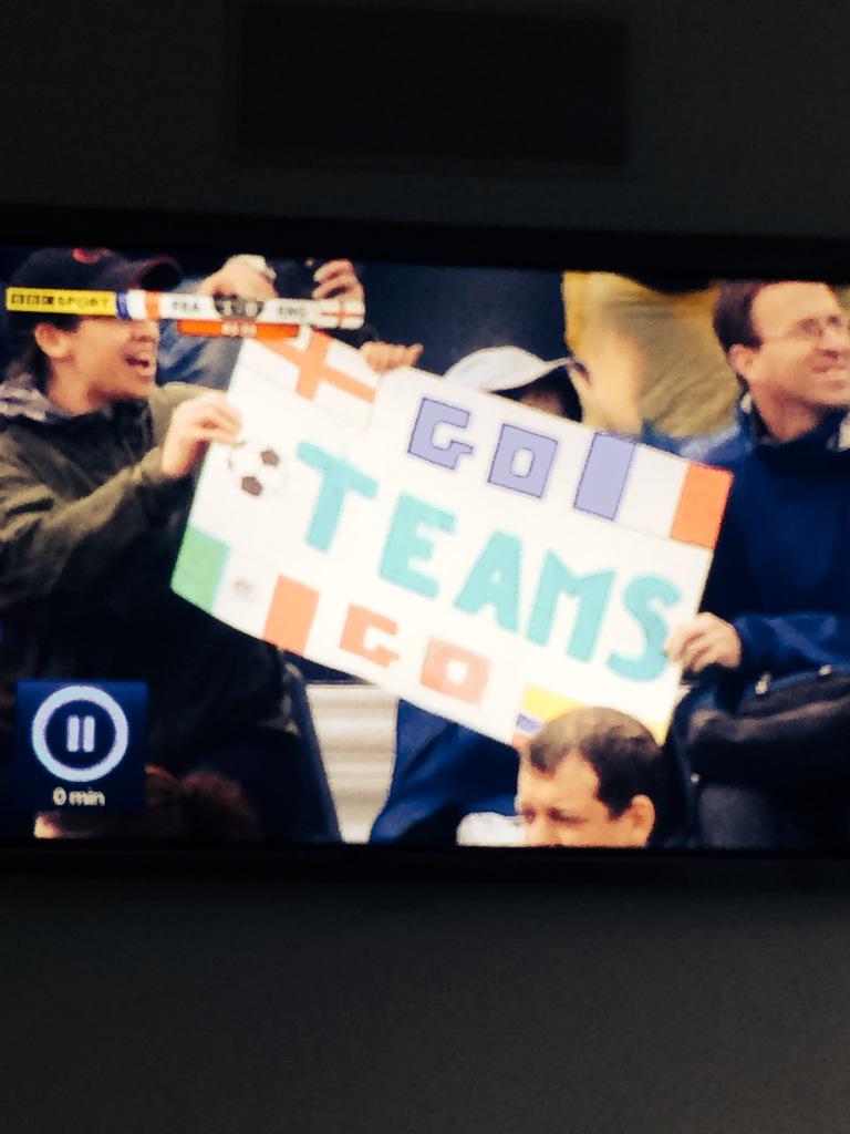 jackwhitehall's tweet image. Would love to see these two Canadian 'Soccer fans' go to Millwall away with this banner.