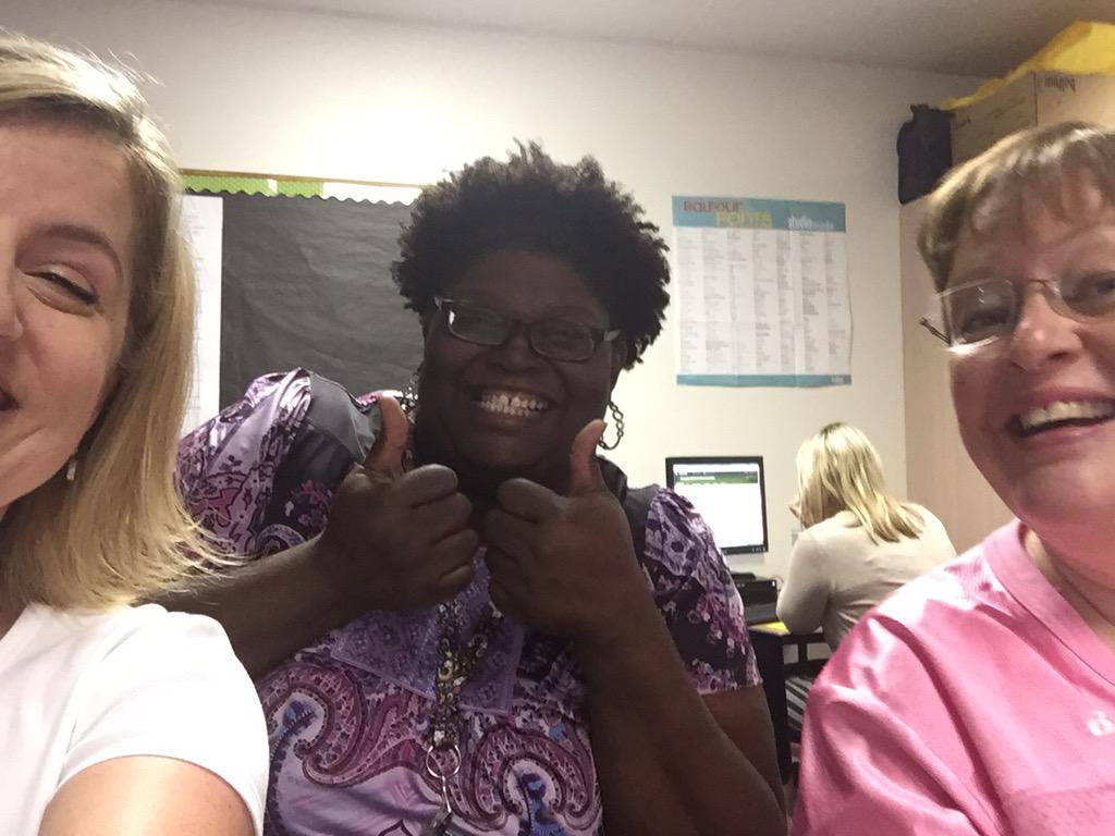 Bobcats127's tweet photo. @SandyGISD @smarchman #GISDTweets Today I learned: hashtags spread like wildfire. For example: #selfieswithCC http://t.co/2YTdUtyBfO