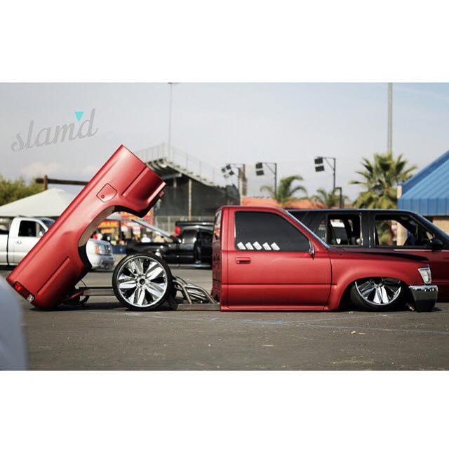 viaircorp's tweet photo. #TuckinTuesday #bagged #bodied #Toyota #tiltbed via @slamd_mag Owner: @diamondz562 #minituckin #ViairCompressors http://t.co/70SggIY8Y8