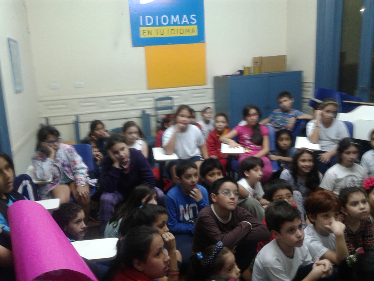 We are a whole bunch of committed students!!! Don´t you think? ;) We are learning how to take care of our pets.
