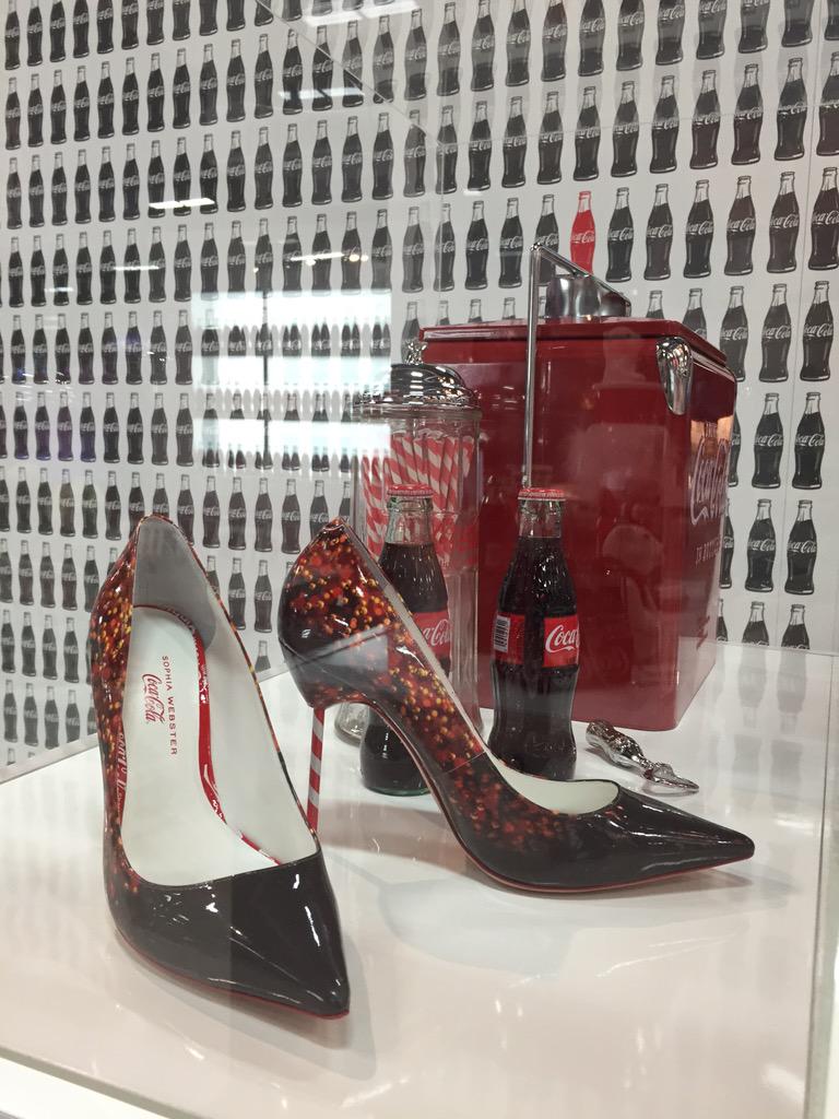 jamesommerville's tweet photo. @cocacoladesign Kiss The Past Hello @cocacoladesign #licensing15
#licensingexpo
licensing@expo #cokestyle http://t.co/iz0jvQcDeg