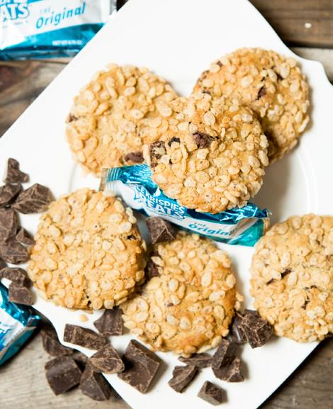 Two great desserts become one: The Rice Krispy Treat Cookie. bit.ly/1FP8jQB #ricekrispy #chocolate #cookie