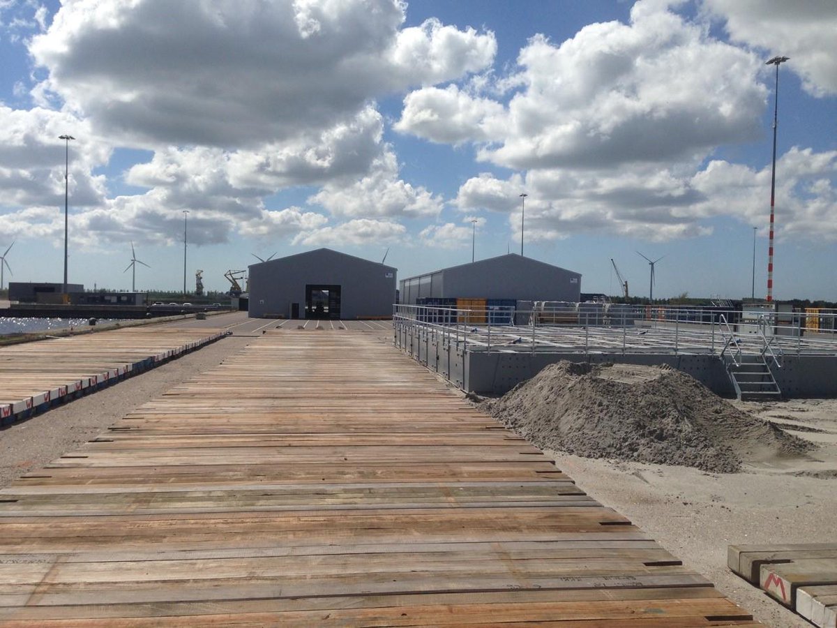 Westermeerwind's tweet image. Assemblage terrein in Alaskahaven bijna gereed voor ontvangst eerste #windturbines  #Westermeerwind eind juni