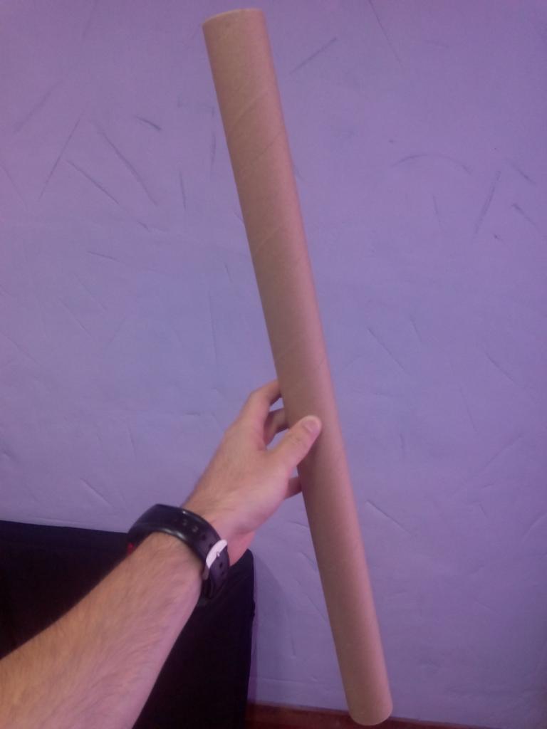 pacoarrezap's tweet photo. Ese momento en el que pierdes un rollo de papel pero ganas una pica para ejercicios #MuyDeFisio http://t.co/ag8bpVqcuB