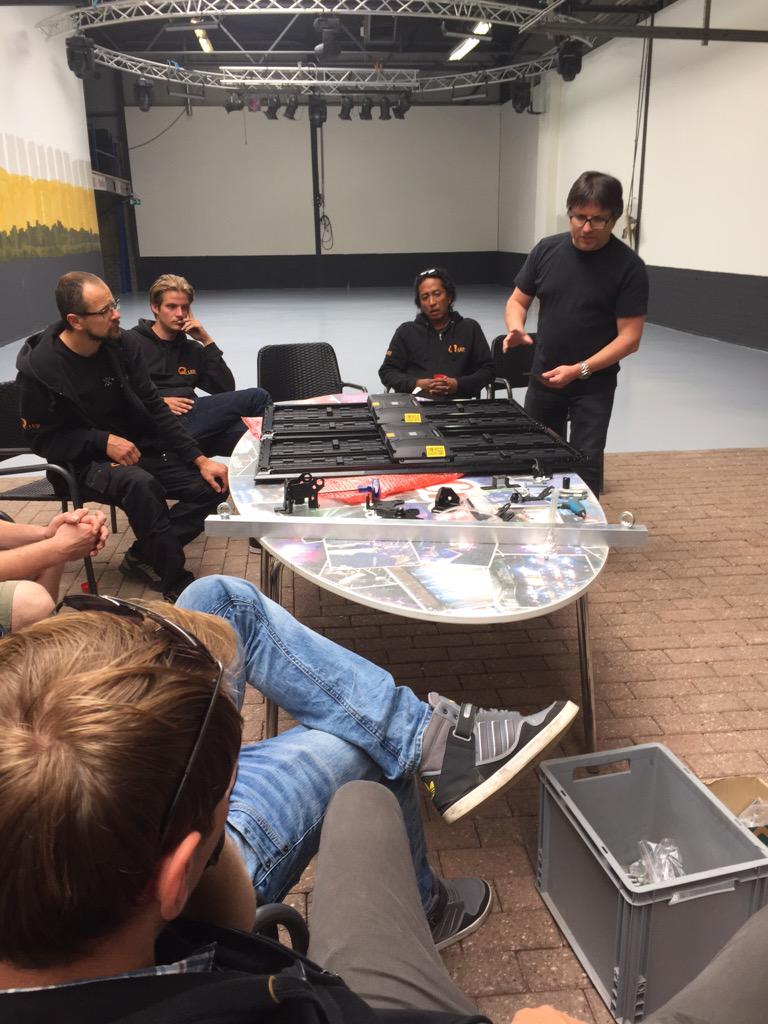 QLED_BV's tweet image. Today training day! Some new led and new technical info #qcschool #qled #pixelscreen.eu
