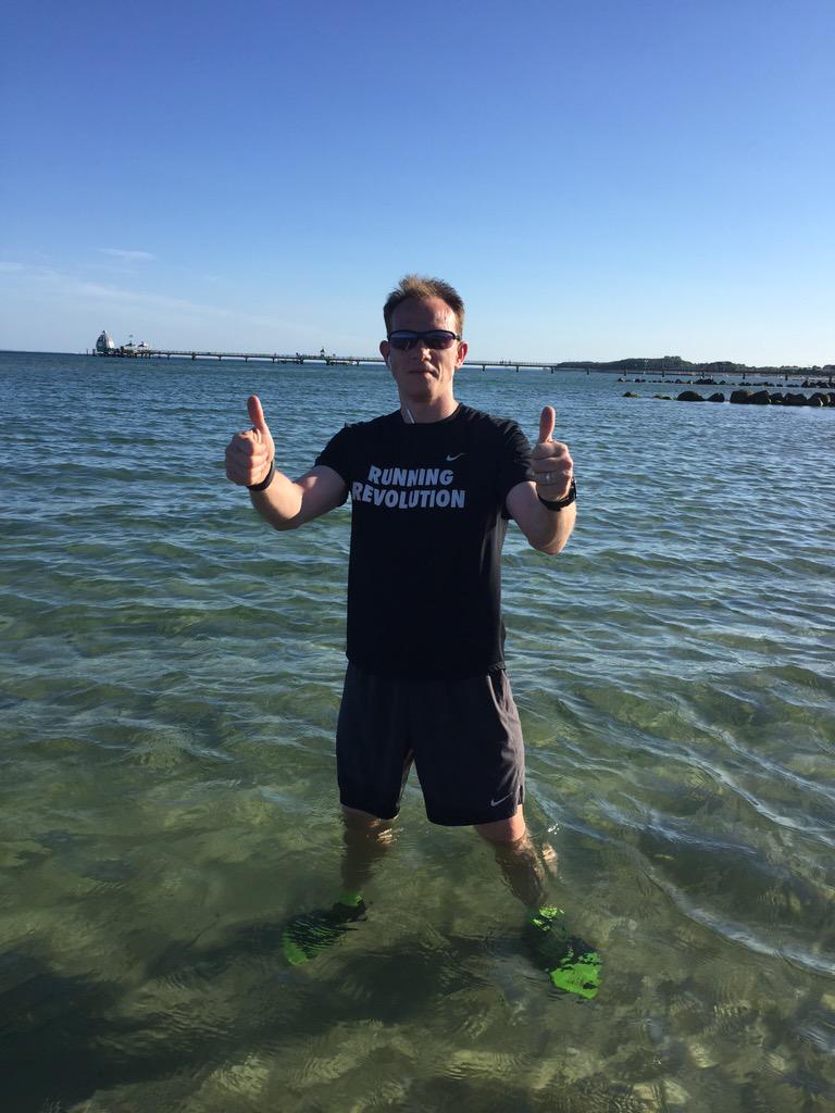 GuardOfTheSea's tweet photo. Nike Employee Run Club Grömitz 😉 http://t.co/8ednUXJka0