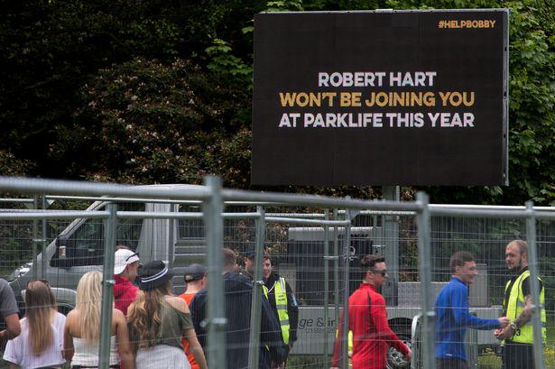 MENnewsdesk's tweet photo. The #helpbobby appeal for Robert Hart has brought police 11 new possible suspects: http://t.co/2a98UjzuFr http://t.co/Dg9qKlzAWx