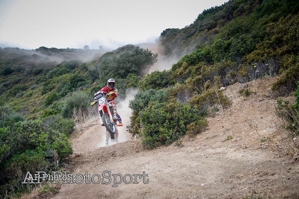 EspirituDakar's tweet photo. #SardegnaRallyRace | #E3 
@jacocerutti pierde posiciones y termina hoy en la 7° posición #GENERAL http://t.co/XqxeXYYELA
