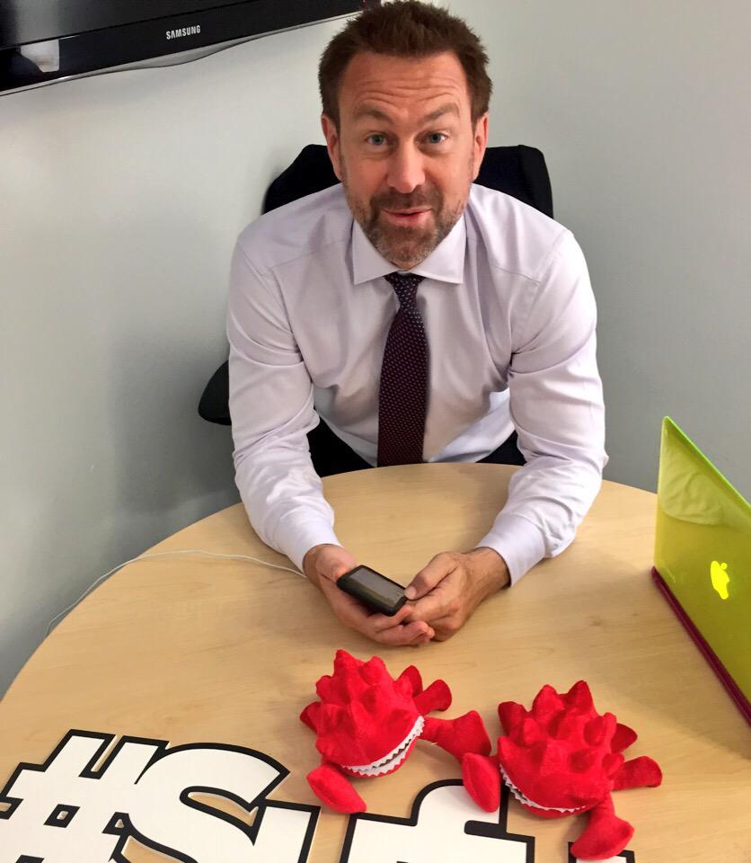 PlanetkcChris's tweet photo. RT @Syfy: Paying a visit to Syfy HQ today, @GrantBowler! Send questions over using #AskGrant. #Defiance #Hellbugs http://t.co/h8nTq7G6zM