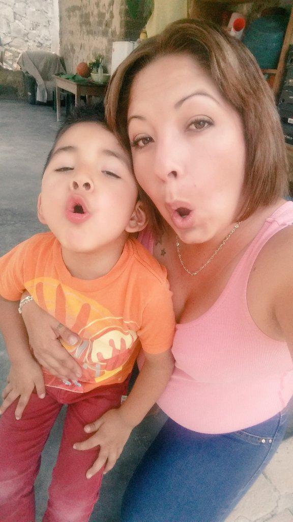 Edaliyd's tweet photo. Disfruto estar a tu lado tkm bb http://t.co/pR2TpuWvQ6