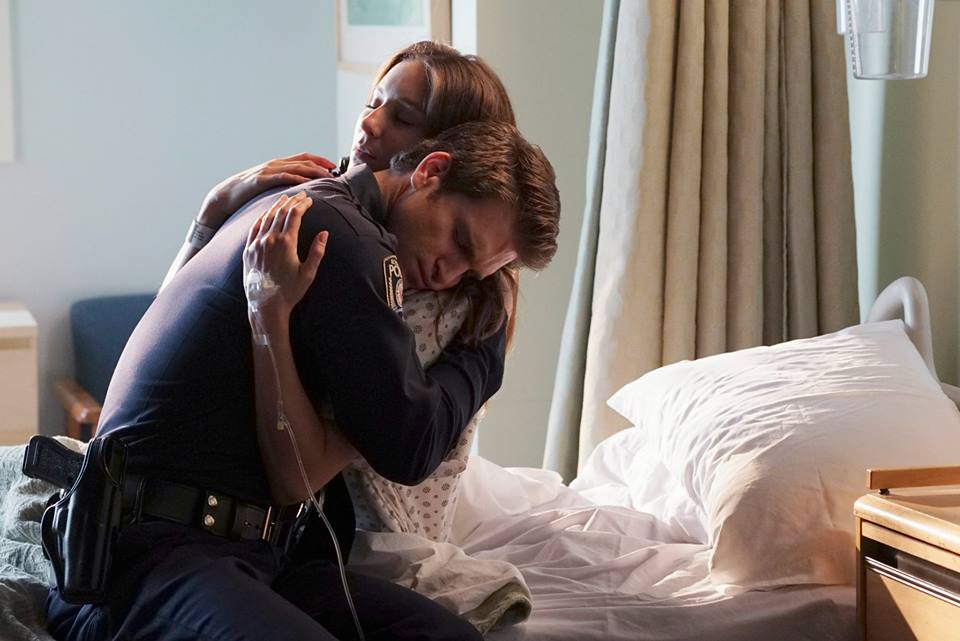 FreeformTV's tweet photo. Hugs all around! It’s #PLLDay! #PLLHug http://t.co/qHt7JE95n4