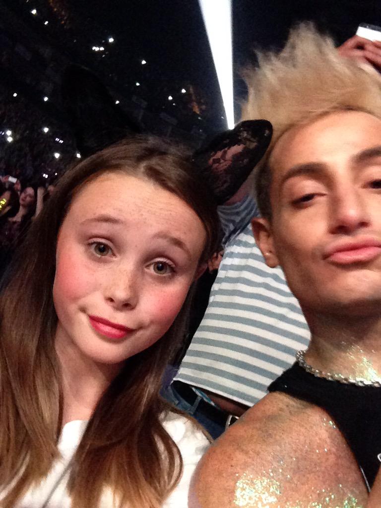 LGouck's tweet photo. Scooch-a-mooch @ArianaGrande my daughter is a fan of ur mum and brother now! They danced with her and took selfies! http://t.co/Ha1DxOtov1